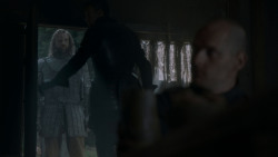 extant_GameOfThrones_4x01-TwoSwords_5441