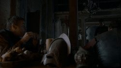 extant_GameOfThrones_4x01-TwoSwords_5450
