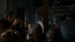 extant_GameOfThrones_4x01-TwoSwords_5451