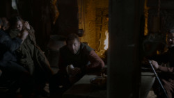 extant_GameOfThrones_4x01-TwoSwords_5458