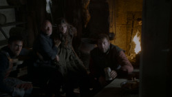 extant_GameOfThrones_4x01-TwoSwords_5460