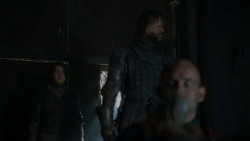 extant_GameOfThrones_4x01-TwoSwords_5480