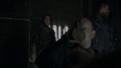 extant_GameOfThrones_4x01-TwoSwords_5483