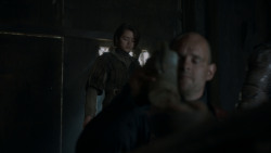 extant_GameOfThrones_4x01-TwoSwords_5484
