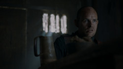 extant_GameOfThrones_4x01-TwoSwords_5490