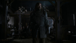 extant_GameOfThrones_4x01-TwoSwords_5496