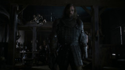 extant_GameOfThrones_4x01-TwoSwords_5497