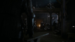 extant_GameOfThrones_4x01-TwoSwords_5505