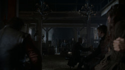 extant_GameOfThrones_4x01-TwoSwords_5509