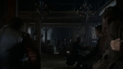 extant_GameOfThrones_4x01-TwoSwords_5510