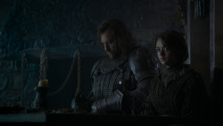 extant_GameOfThrones_4x01-TwoSwords_5518