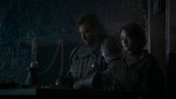 extant_GameOfThrones_4x01-TwoSwords_5520