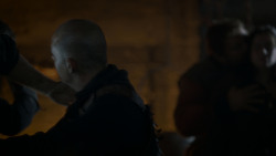 extant_GameOfThrones_4x01-TwoSwords_5524