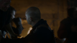 extant_GameOfThrones_4x01-TwoSwords_5525