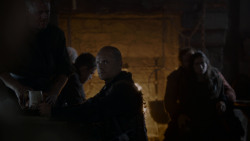 extant_GameOfThrones_4x01-TwoSwords_5538