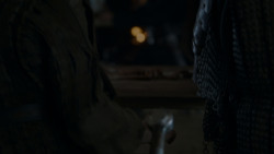 extant_GameOfThrones_4x01-TwoSwords_5547