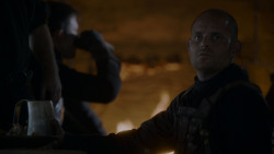 extant_GameOfThrones_4x01-TwoSwords_5551