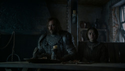 extant_GameOfThrones_4x01-TwoSwords_5559