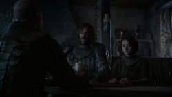 extant_GameOfThrones_4x01-TwoSwords_5575