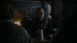 extant_GameOfThrones_4x01-TwoSwords_5582
