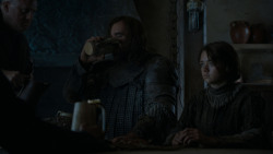 extant_GameOfThrones_4x01-TwoSwords_5597