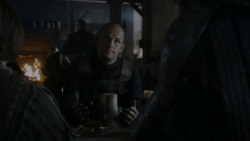 extant_GameOfThrones_4x01-TwoSwords_5612