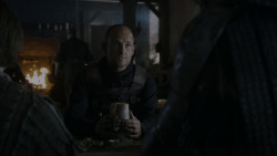 extant_GameOfThrones_4x01-TwoSwords_5614