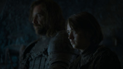 extant_GameOfThrones_4x01-TwoSwords_5626