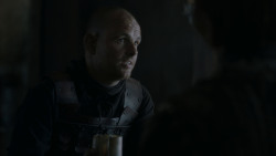extant_GameOfThrones_4x01-TwoSwords_5631