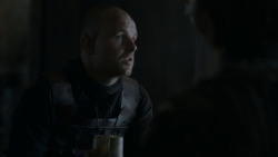 extant_GameOfThrones_4x01-TwoSwords_5633