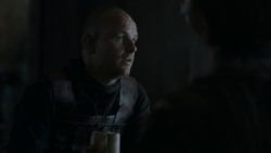 extant_GameOfThrones_4x01-TwoSwords_5634
