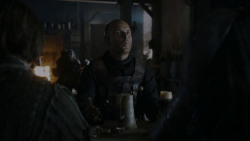 extant_GameOfThrones_4x01-TwoSwords_5661