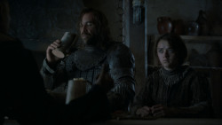 extant_GameOfThrones_4x01-TwoSwords_5674
