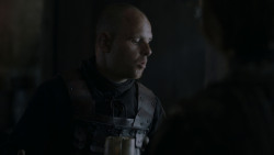 extant_GameOfThrones_4x01-TwoSwords_5676