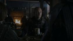 extant_GameOfThrones_4x01-TwoSwords_5713