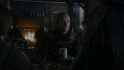 extant_GameOfThrones_4x01-TwoSwords_5714