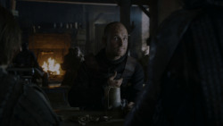 extant_GameOfThrones_4x01-TwoSwords_5716