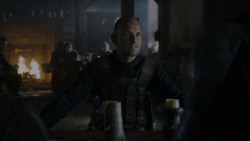 extant_GameOfThrones_4x01-TwoSwords_5739