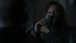 extant_GameOfThrones_4x01-TwoSwords_5750