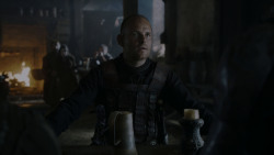 extant_GameOfThrones_4x01-TwoSwords_5762