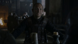 extant_GameOfThrones_4x01-TwoSwords_5783