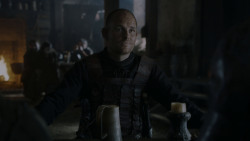 extant_GameOfThrones_4x01-TwoSwords_5784