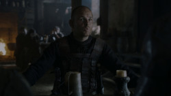 extant_GameOfThrones_4x01-TwoSwords_5786