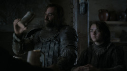extant_GameOfThrones_4x01-TwoSwords_5794