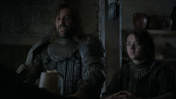 extant_GameOfThrones_4x01-TwoSwords_5802