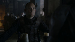 extant_GameOfThrones_4x01-TwoSwords_5804