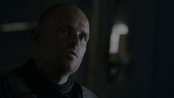 extant_GameOfThrones_4x01-TwoSwords_5813