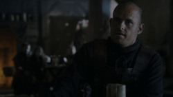 extant_GameOfThrones_4x01-TwoSwords_5821