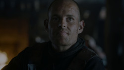 extant_GameOfThrones_4x01-TwoSwords_5832