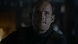 extant_GameOfThrones_4x01-TwoSwords_5833
